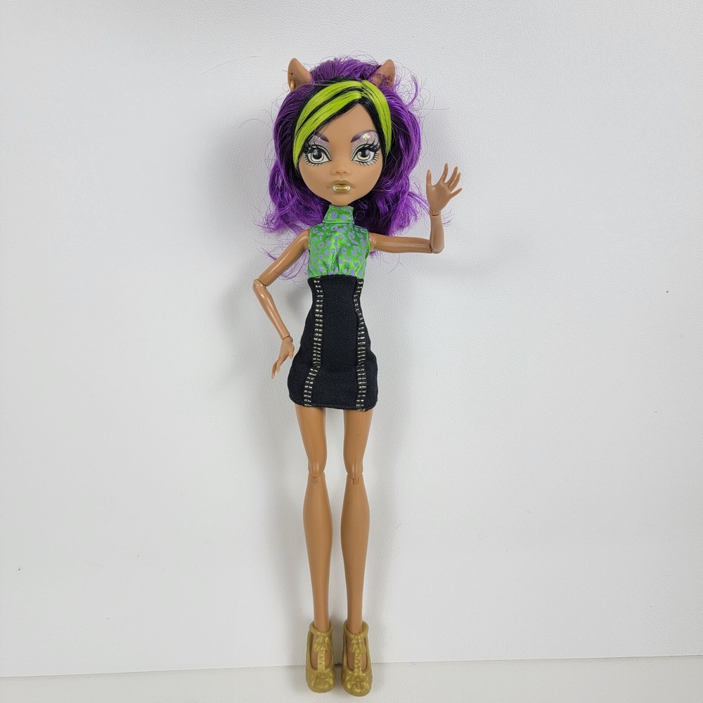 Monster High Clawdeen Wolf Sisters 2 Doll w/ Outfit